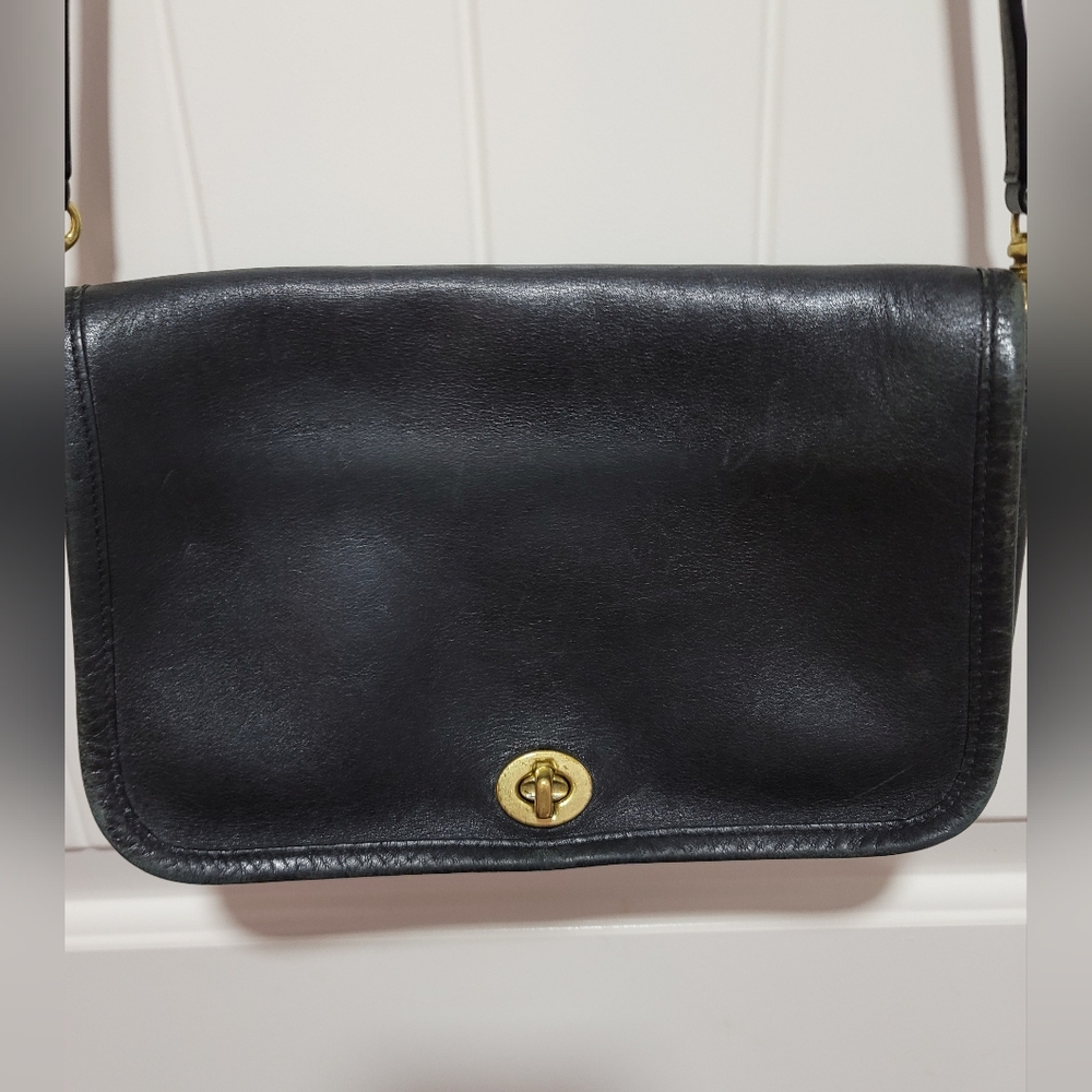 Coach Vintage Black Crossbody (70s-80s) Full Grain Leather